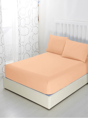 Простыня трикотажная на резинке персик